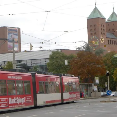 Appartement Strahlend Schoen Und Renoviert Nuremberg