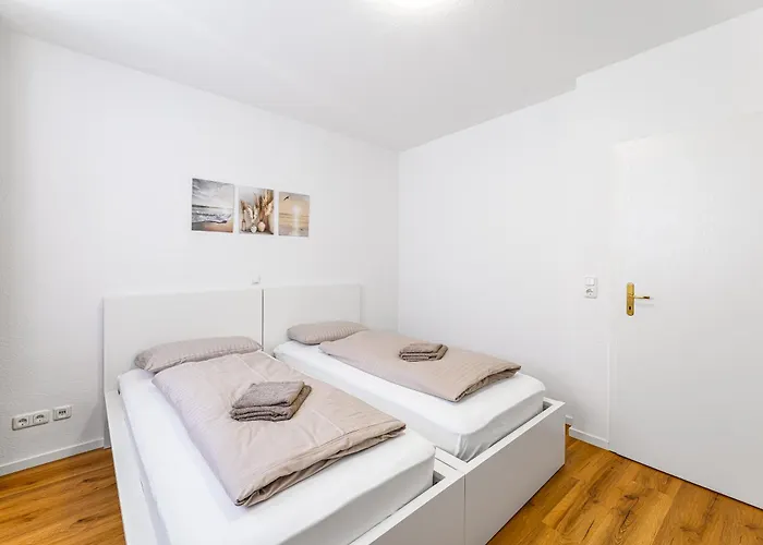 Strahlend Schoen Und Renoviert * Nürnberg