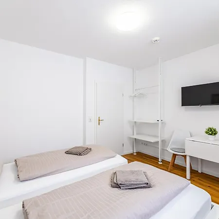 Strahlend Schoen Und Renoviert Lägenhet *