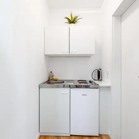 Strahlend Schoen Und Renoviert * Nürnberg