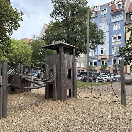 Strahlend Schoen Und Renoviert شقة